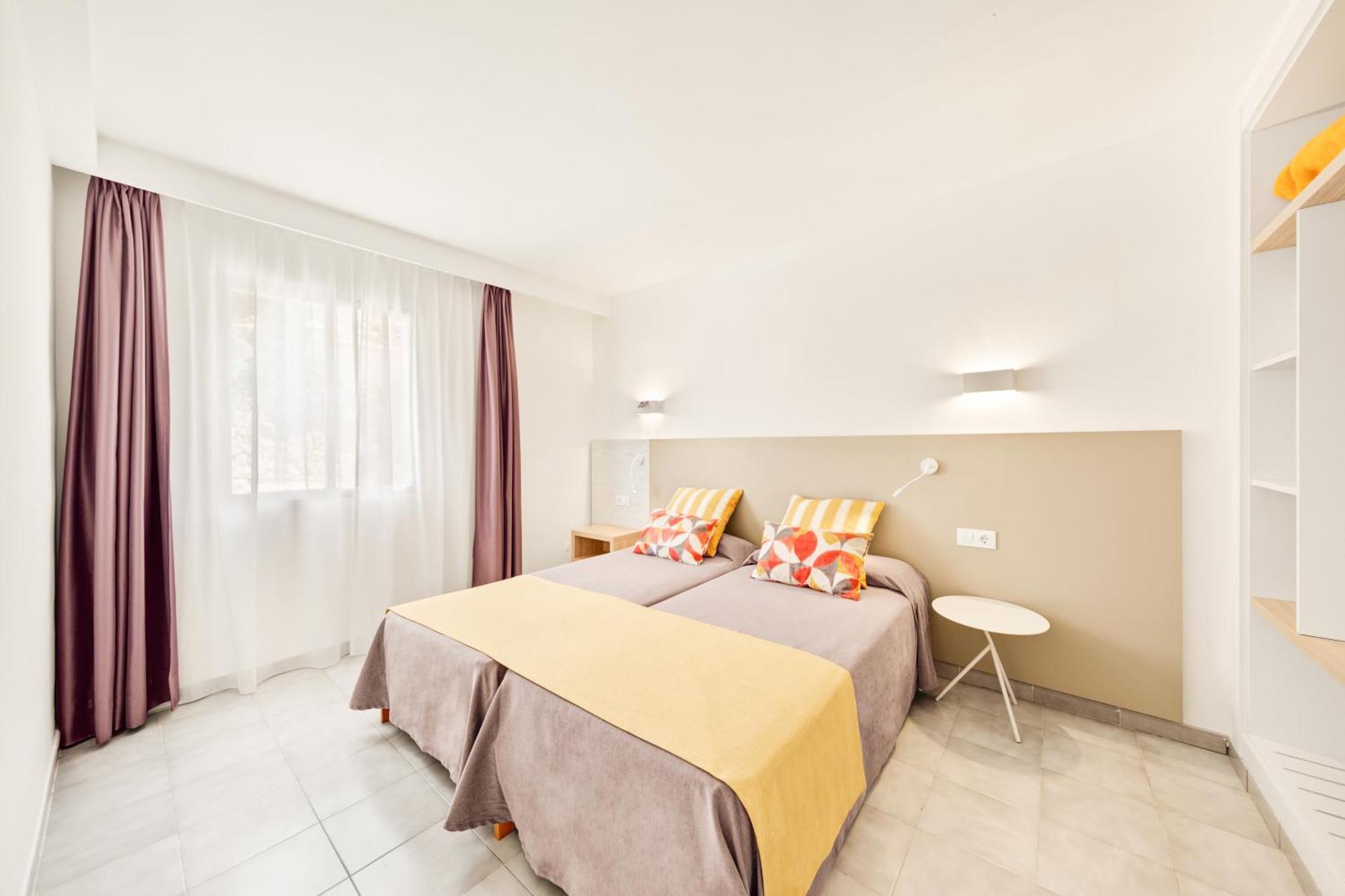 Apartamentos Vista Club サンタ・ポンサ エクステリア 写真