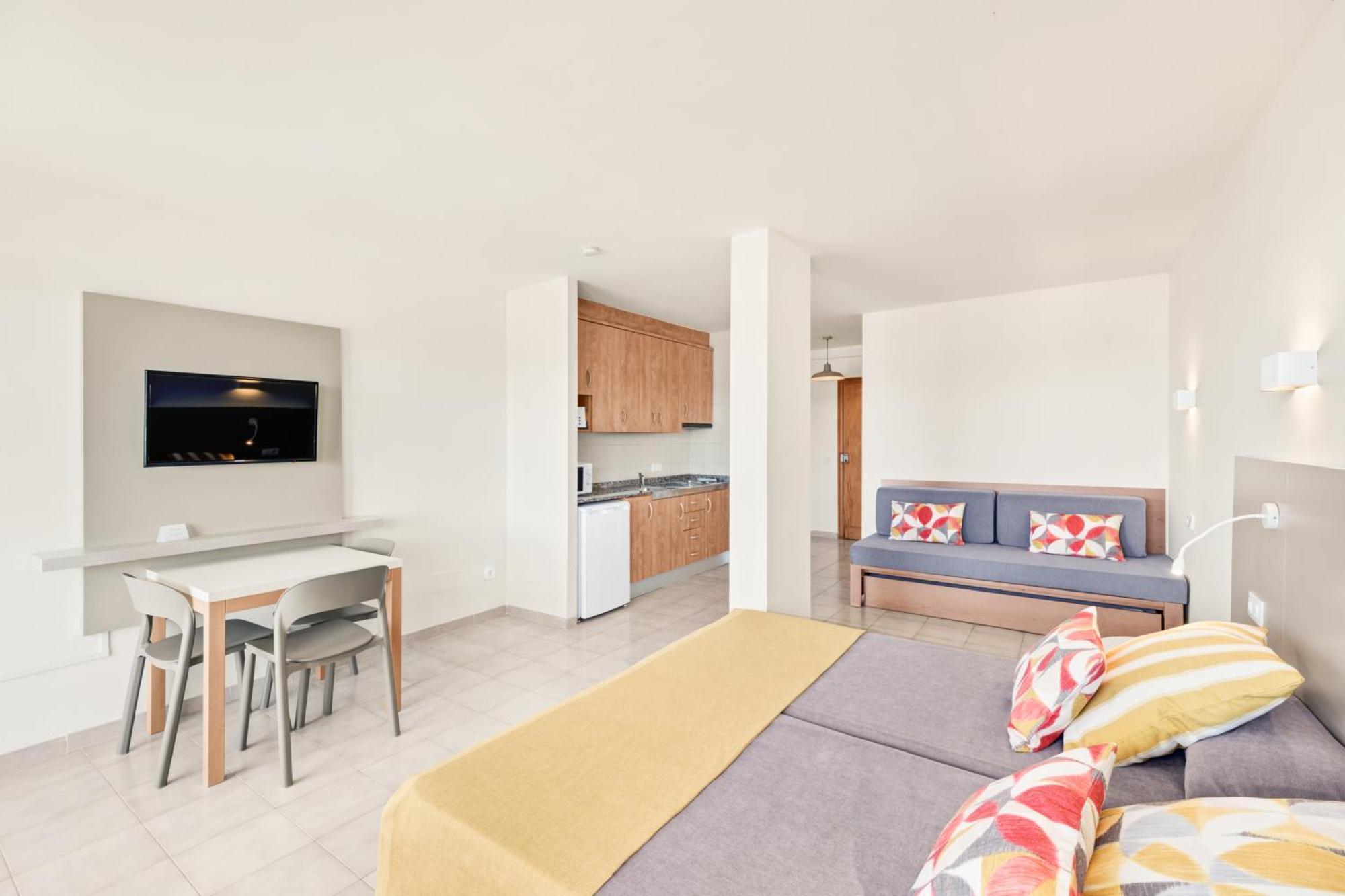 Apartamentos Vista Club サンタ・ポンサ エクステリア 写真