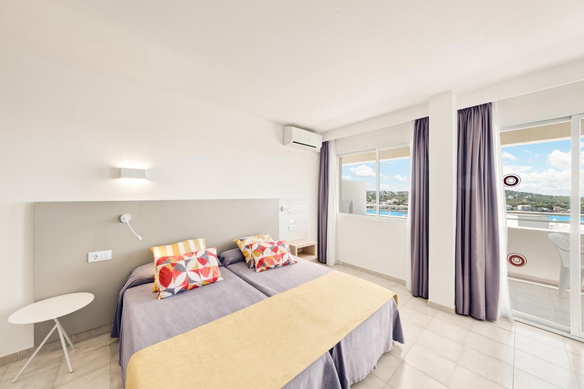 Apartamentos Vista Club サンタ・ポンサ エクステリア 写真